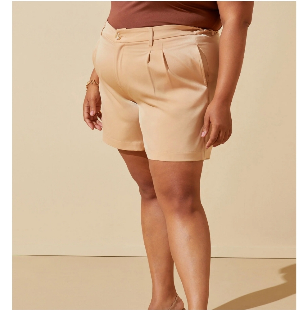 COPY - Stylish Ashely Stewart Women's Plus Size Champagne Zipper Front Shorts